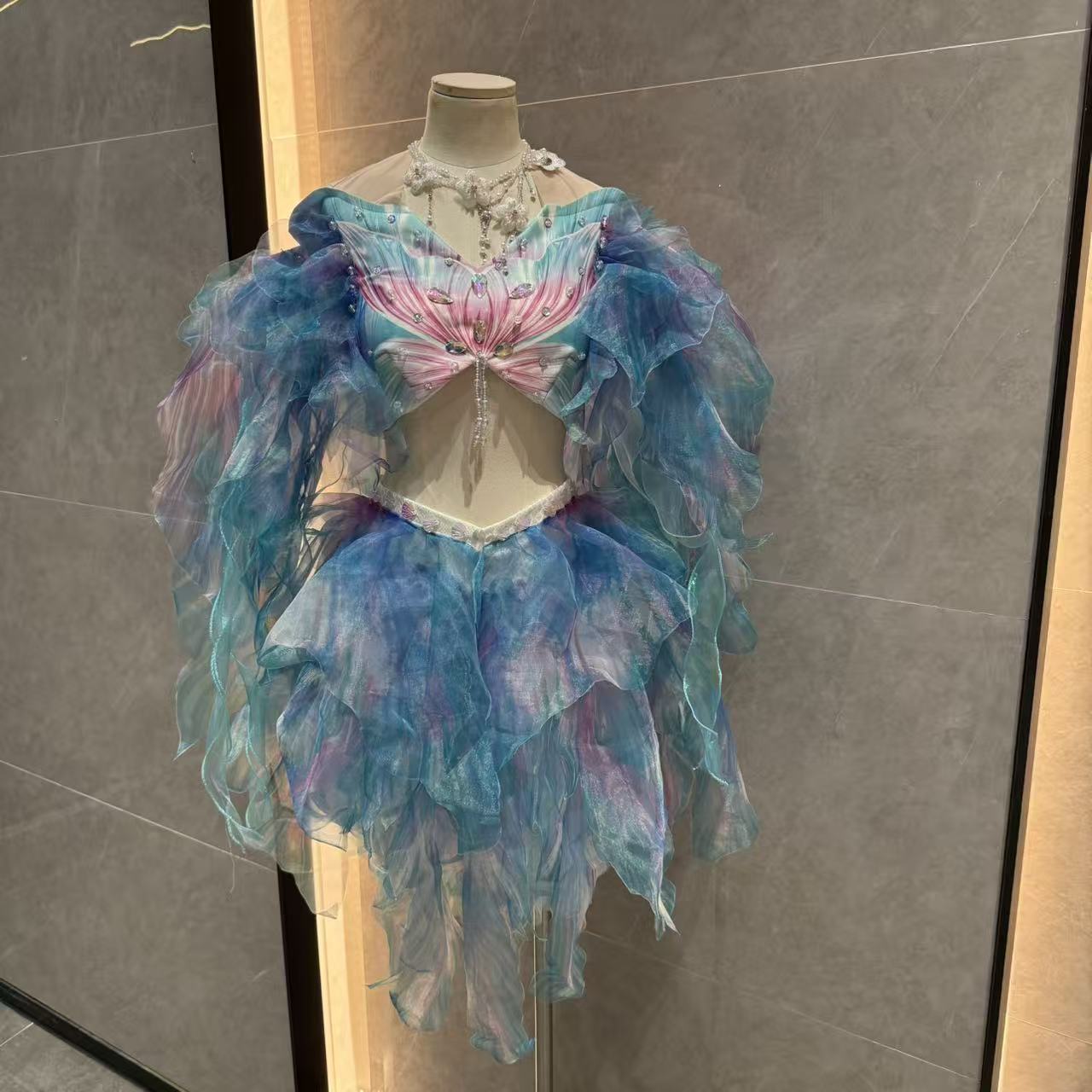 Mermaid Water Dance Skirt Prin - Aquarium & Marine Museum 评论和价格
